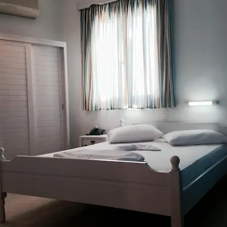 Hotel Helliniko (adults Only) Parikia (Paros)