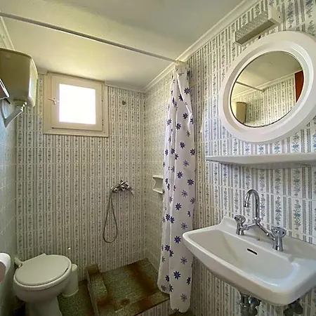 Helliniko (adults Only) 2* Parikia (Paros)