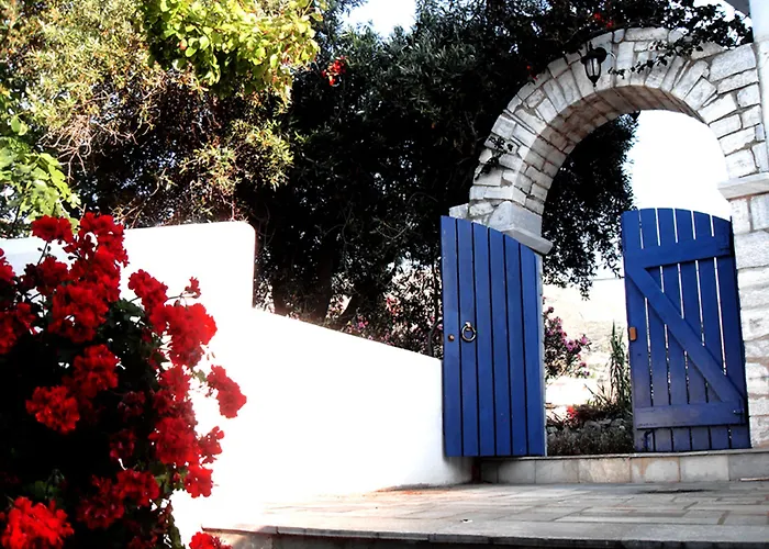 Helliniko (adults Only) 2* Parikia (Paros)